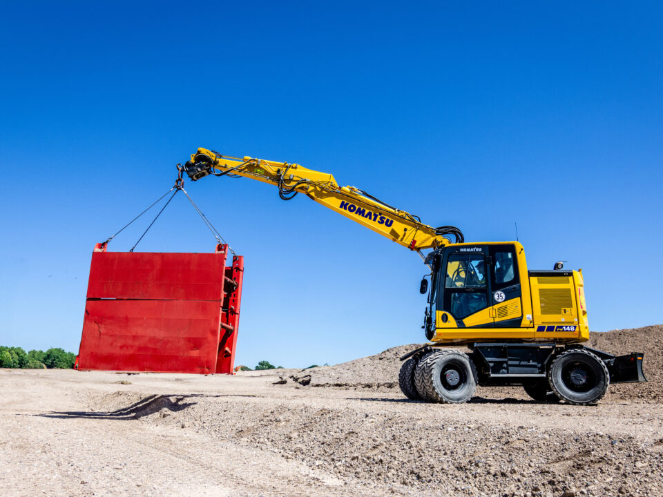 New PW148-11 and PW190-11 wheeled excavators